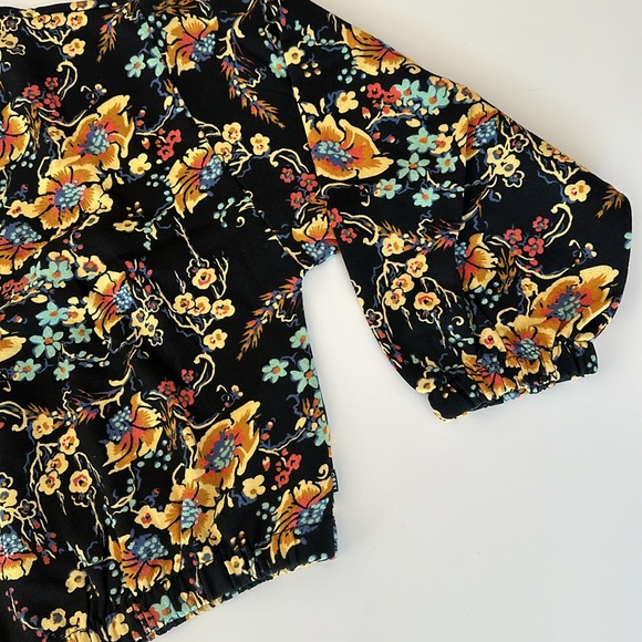 OBEY Sweater - Picture 3 of 7